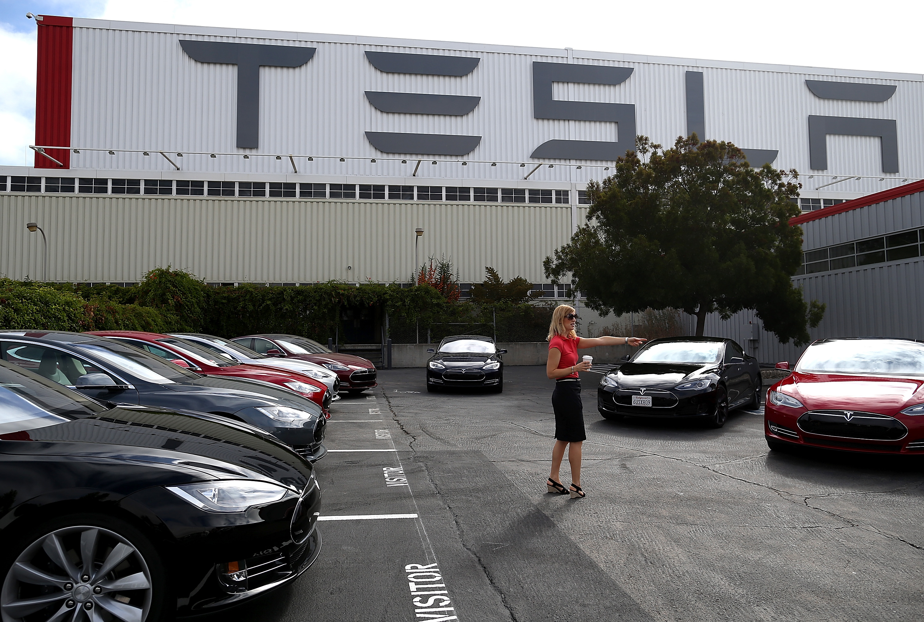 Telsa Motors Opens New 'Supercharger' Station In Fremont, California