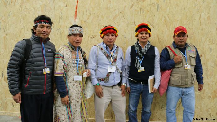 Indigenous people at COP21 (DW/N. Pontes)