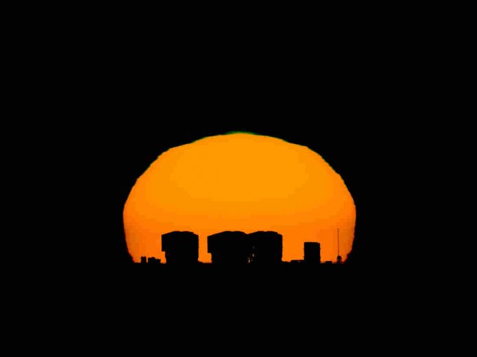 sunset-e6c314f1c157520c9c-58fe18d634841caa456cddfcd4dd163eff650f22