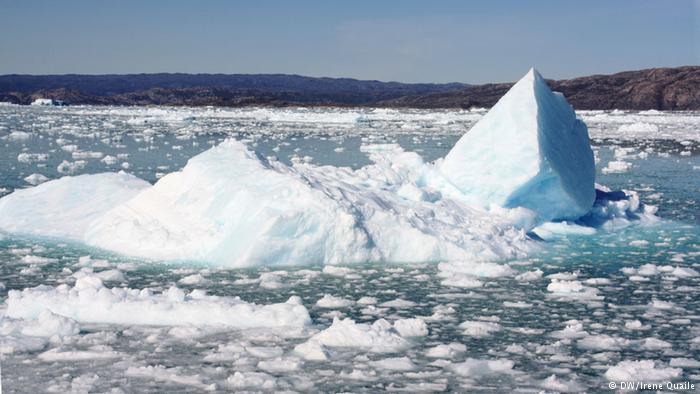Iceberg off the coast of Greenland (DW/Irene Quaile)