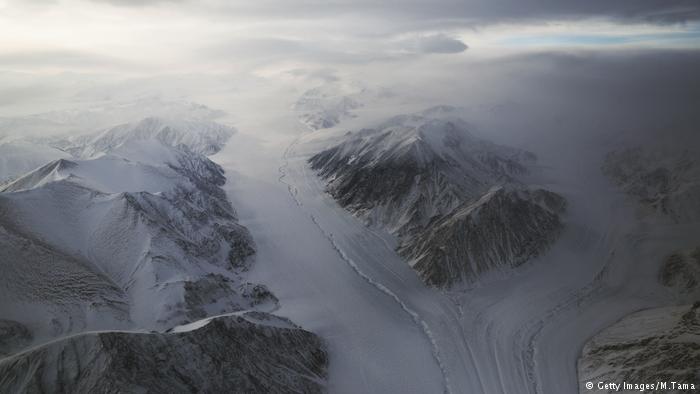 NASA's Operation IceBridge research aircraft on March 29, 2017 above Ellesmere Island, Canada. 