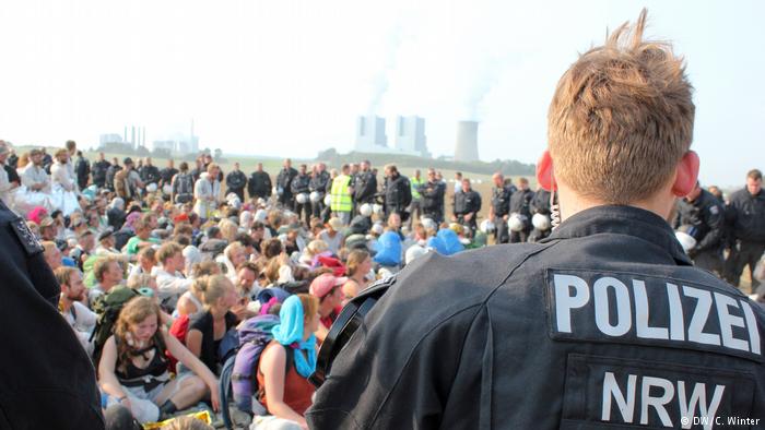 Coal protests Germany (DW/C. Winter)
