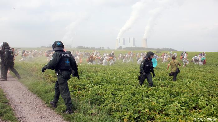 Coal Protests Germany (DW/C. Winter)
