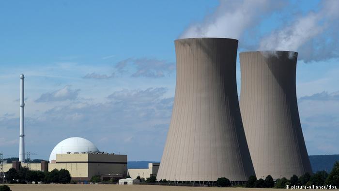 Photo: Nuclear power plant in Germany (Source: picture-alliance/dpa) 