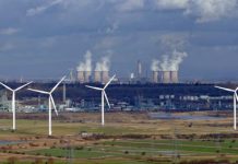 IPCC Report Says 1.5C Climate Target is Reachable, But Only With Rapid Fossil Fuel Phase Out