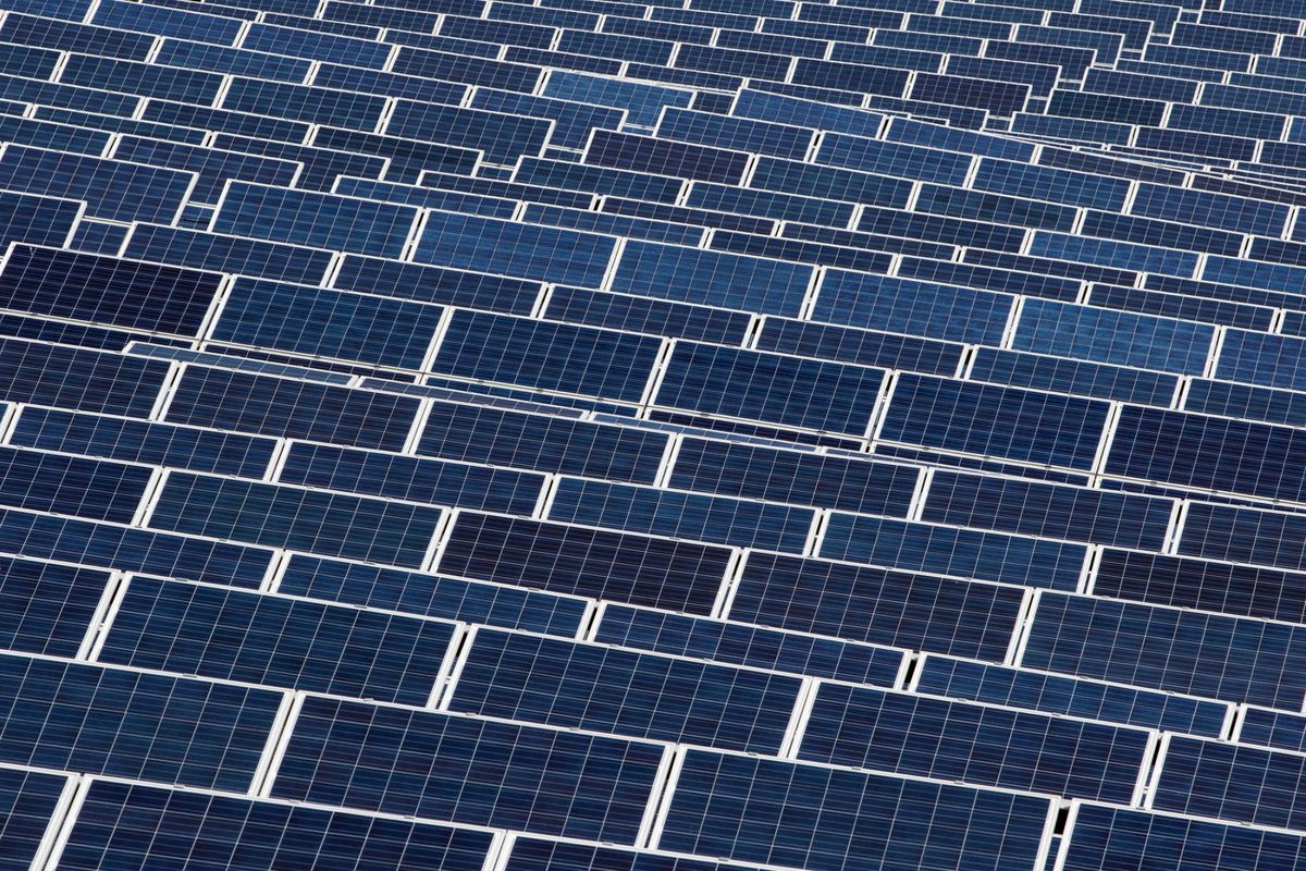 Saudi Arabia sees 7,000 jobs coming from solar program by 2020 ...