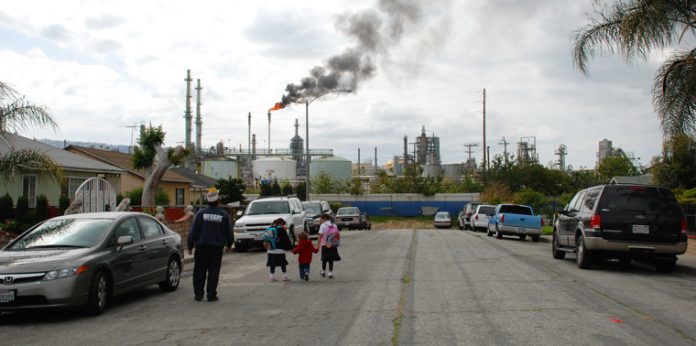 feature_CaliPollution_mai-ce0a973a218f9d647198d742d3fb8f39cc746b64