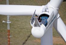 US wind energy installations surge: A new turbine rises every 2.4 hours.