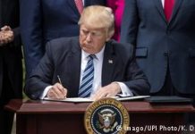 Trump threat to Paris climate pact casts shadow over Bonn talks