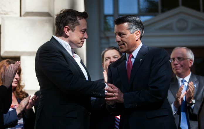 sandoval-musk_max-whittak-5b0bb5cf0f1aa66079281c4feca1435a0c840680