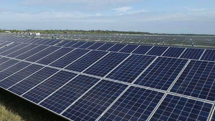 solar_panel_524677672-c978fa31d7ae17beadb3a248d66df484d08cea87