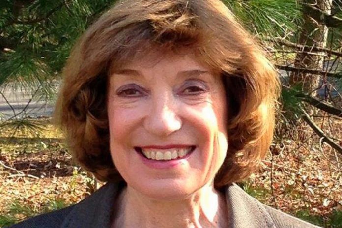 betsy-southerland-1501702-94a390fe1eb9cac37fedab0a0f7d328b66b7c0ea