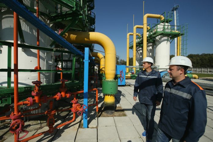 natural-gas-facility_sean-c58950c9a443a9bf58e4cf246d84a0f7ccebc215