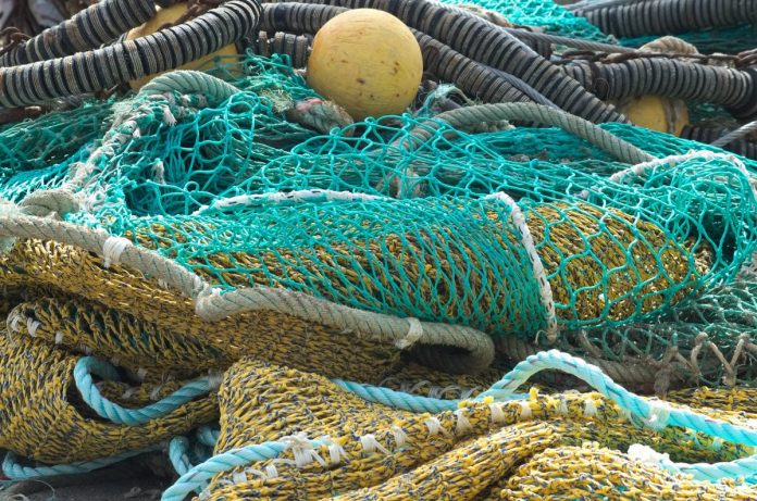 fishing-nets-2329659_1920-b56b1a49f05c8640590f2d173399b31291b040ed