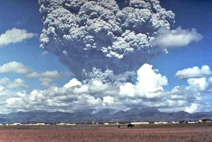 pinatubo-eruption-1991-10-6f438d2aa8945b7fab18d65d34ee36eeb43158ba