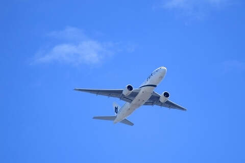 flying-plane-112799689812-50585222d95d9869bbdb7fcb0c674b2b0c178897