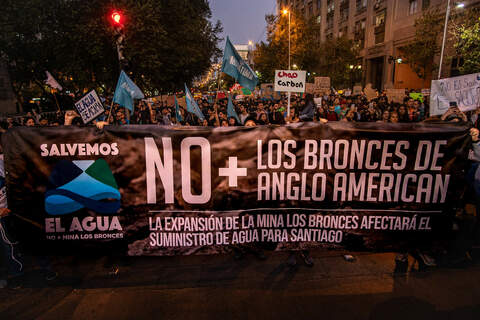 Protestors at the global -b078770cc2333941a77f490a0b535c8575d0f2ad