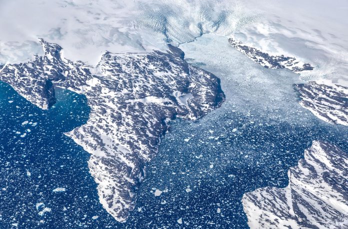 greenland-ice-sheet-E59H9-4c1f9ed6f55b86e641f878d5e9c0000bf311a743